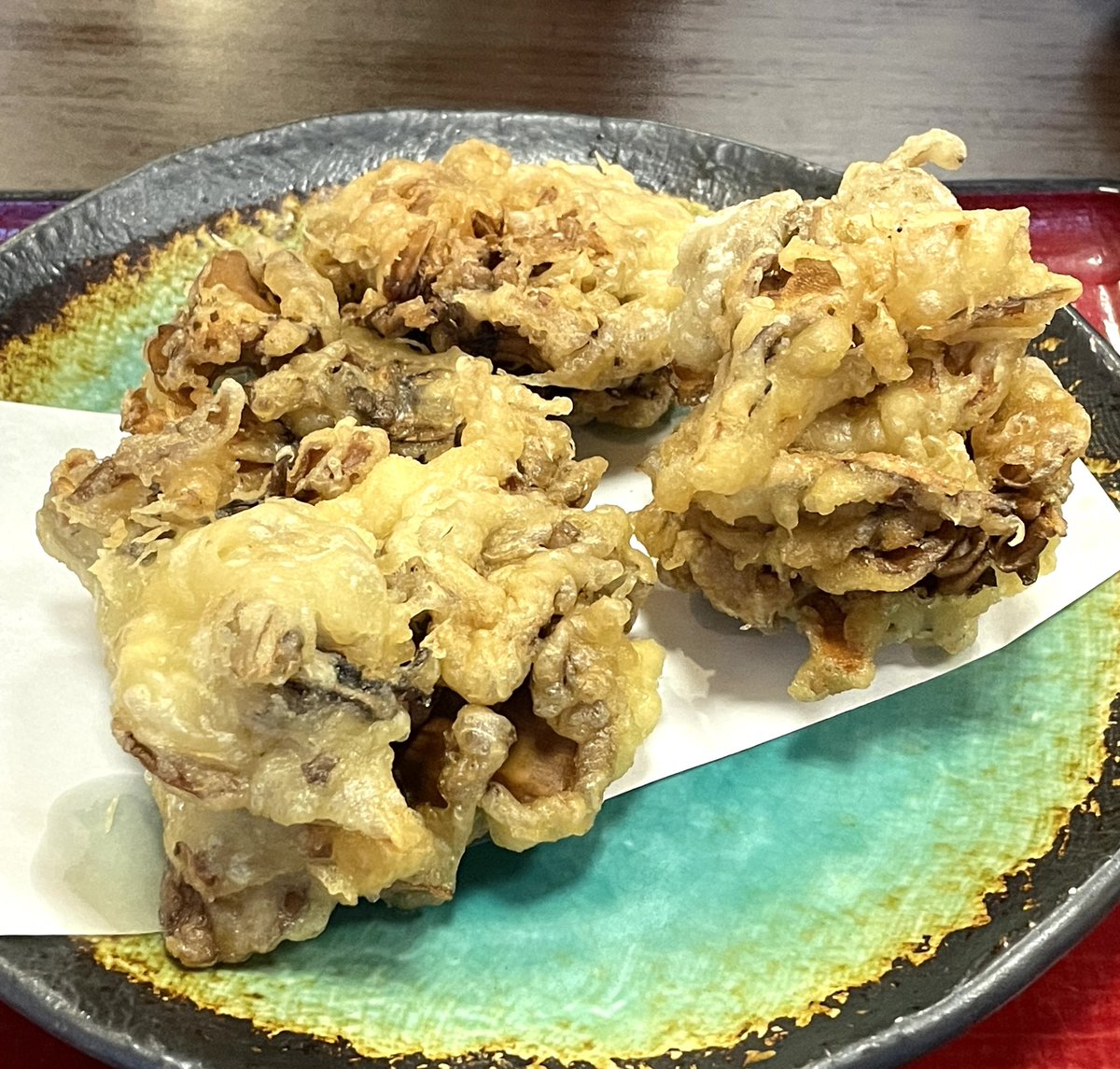 nissyoku_eizoh's tweet image. おはようございます。
横浜☀️🥵

10年ぶりに泊まりで帰省。

#手打ちそばやまびこ (@yamabiko1208 )さんに両親とGO！
鴨汁そばと舞茸天ぷらをいただきました！
鴨肉多く、焼いたネギが香ばし〜😋

#企業公式が毎朝地元の天気を言いあう 

数口食べた後なのでトリミングしました。すみません💦