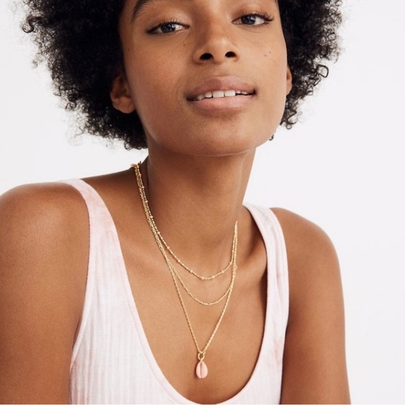 beautifuluplus's tweet photo. So good I had to share! Check out all the items I'm loving on @Poshmarkapp #poshmark #fashion #style #shopmycloset #hauteellie #fendiinspired #madewell: https://t.co/18KlToKmJN https://t.co/VNXCndsmy8