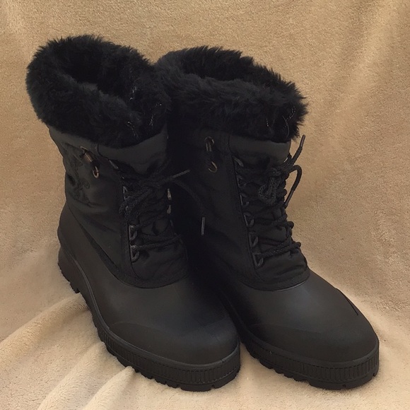 DRJVH's tweet photo. So good I had to share! Check out all the items I'm loving on @Poshmarkapp from @KiaCherrae #poshmark #fashion #style #shopmycloset #chichilondon #sorel: https://t.co/ef4N98jAHQ https://t.co/loav1wau7s