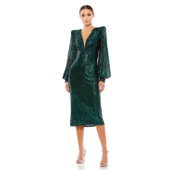 So good I had to share! Check out all the items I'm loving on <a href="/Poshmarkapp/">Poshmark</a> from <a href="/SonyaMFFIwife/">Sonya Goldsmith</a> #poshmark #fashion #style #shopmycloset #betseyjohnson #patricianash #macduggal: posh.mk/xeSRQWuuwBb