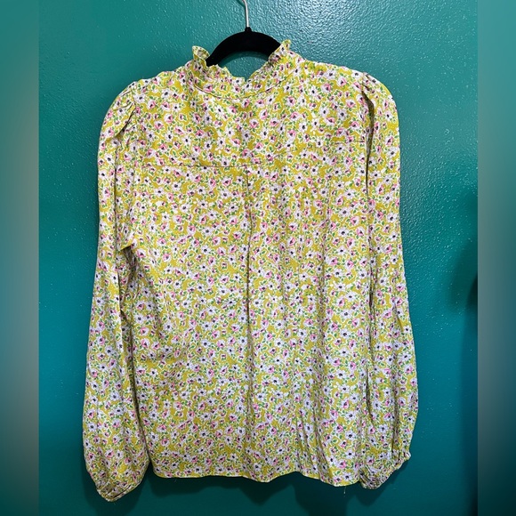 curvyconsign's tweet photo. So good I had to share! Check out all the items I'm loving on @Poshmarkapp #poshmark #fashion #style #shopmycloset #adidas #kancan #cupcakescashmere: https://t.co/fkFGoXuqon https://t.co/pBsjWfTiV2