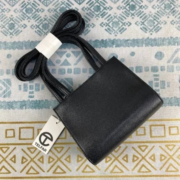 LenzeRex's tweet image. So good I had to share! Check out all the items I'm loving on @Poshmarkapp #poshmark #fashion #style #shopmycloset #dujour #rockrevival: posh.mk/yl0t46xuwBb