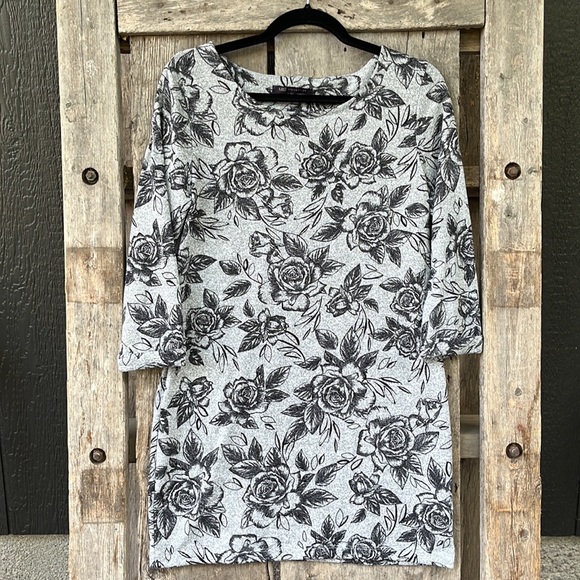 jenweare's tweet photo. So good I had to share! Check out all the items I'm loving on @Poshmarkapp #poshmark #fashion #style #shopmycloset #aritzia #george: https://t.co/CcB4AkiutY https://t.co/EZqvn2j0Co