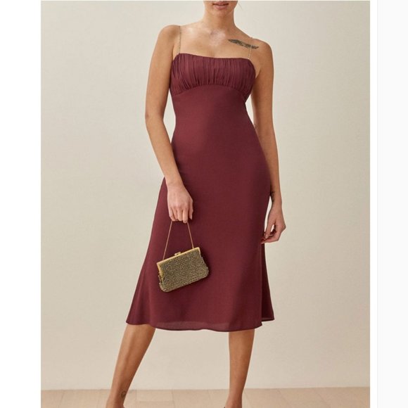 One2BeeLuved's tweet photo. So good I had to share! Check out all the items I'm loving on @Poshmarkapp #poshmark #fashion #style #shopmycloset #reformation: https://t.co/jP0JmoH7yR https://t.co/j6NsHIGsH1
