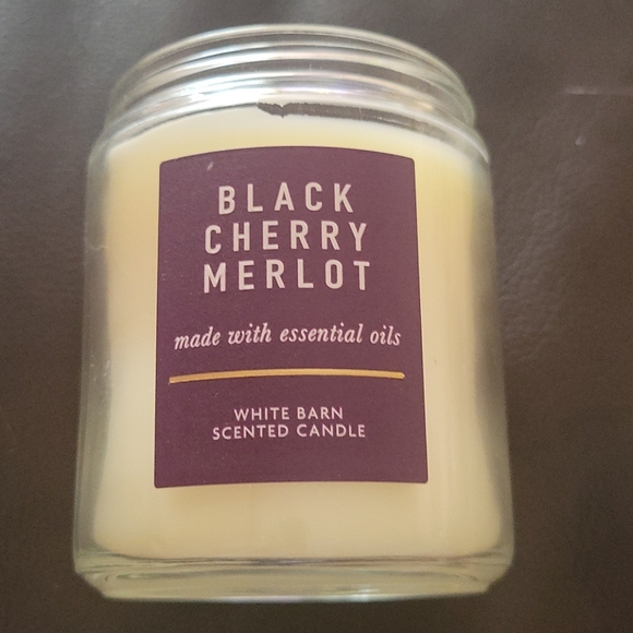 paintbuzzed's tweet photo. So good I had to share! Check out all the items I'm loving on @Poshmarkapp from @LoriStoudt #poshmark #fashion #style #shopmycloset #bathbodyworks #croftcottage: https://t.co/S4oYZ82U88 https://t.co/GURuyg7fQI