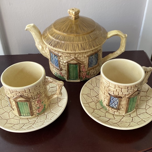 So good I had to share! Check out all the items I'm loving on <a href="/Poshmarkapp/">Poshmark</a> from <a href="/LoriStoudt/">Lori Stoudt🌸🐈🌳</a> #poshmark #fashion #style #shopmycloset #bathbodyworks #croftcottage: posh.mk/pVRddNAuwBb