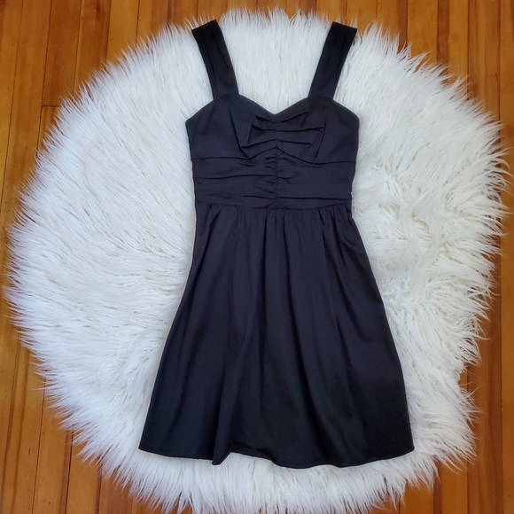 desean066's tweet photo. So good I had to share! Check out all the items I'm loving on @Poshmarkapp #poshmark #fashion #style #shopmycloset #express #vincecamuto #clarks: https://t.co/DsZY4lD93o https://t.co/jGMNNp6rkS