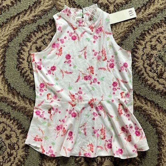 michele_loveday's tweet photo. So good I had to share! Check out all the items I'm loving on @Poshmarkapp from @Freedom32866134 #poshmark #fashion #style #shopmycloset #and: https://t.co/tHTMda2mdV https://t.co/wBpqMenoah