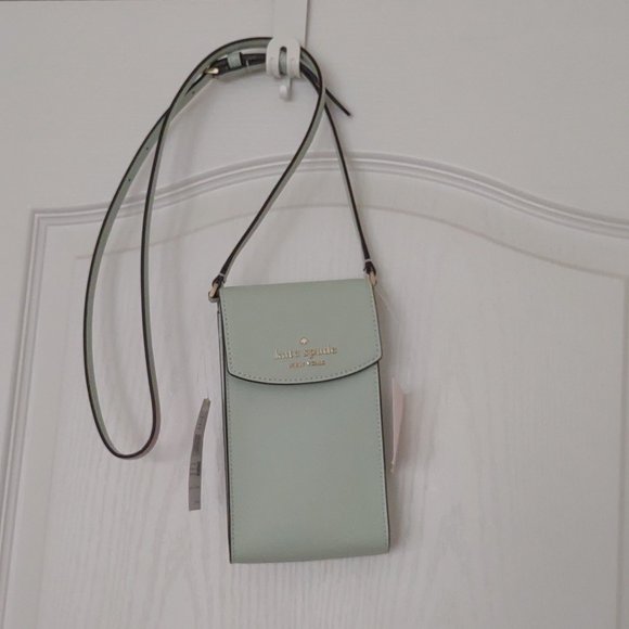 radiance1992's tweet photo. So good I had to share! Check out all the items I'm loving on @Poshmarkapp #poshmark #fashion #style #shopmycloset #katespade: https://t.co/p2UsXBzxug https://t.co/6F7PkYxU0a
