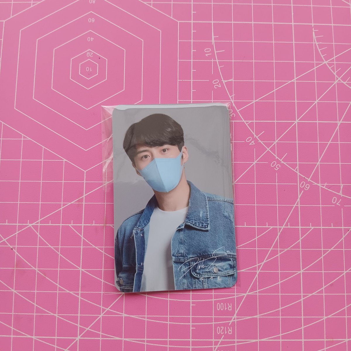 ✨️GIVEAWAY UNTUK SEONHOHADA INA✨️

Penayangan The Childe tembus 233k🥳🥳, aku mau GA 1 Photocard Official Miima Mask Ed 2023 nih

Caranya:
✅️ Follow, RT & Like tweet ini
✅️ Comment doa untuk babang seonhoo next film

END 20 Juli
#kimseonho #thechilde #김선호 #seonhohada