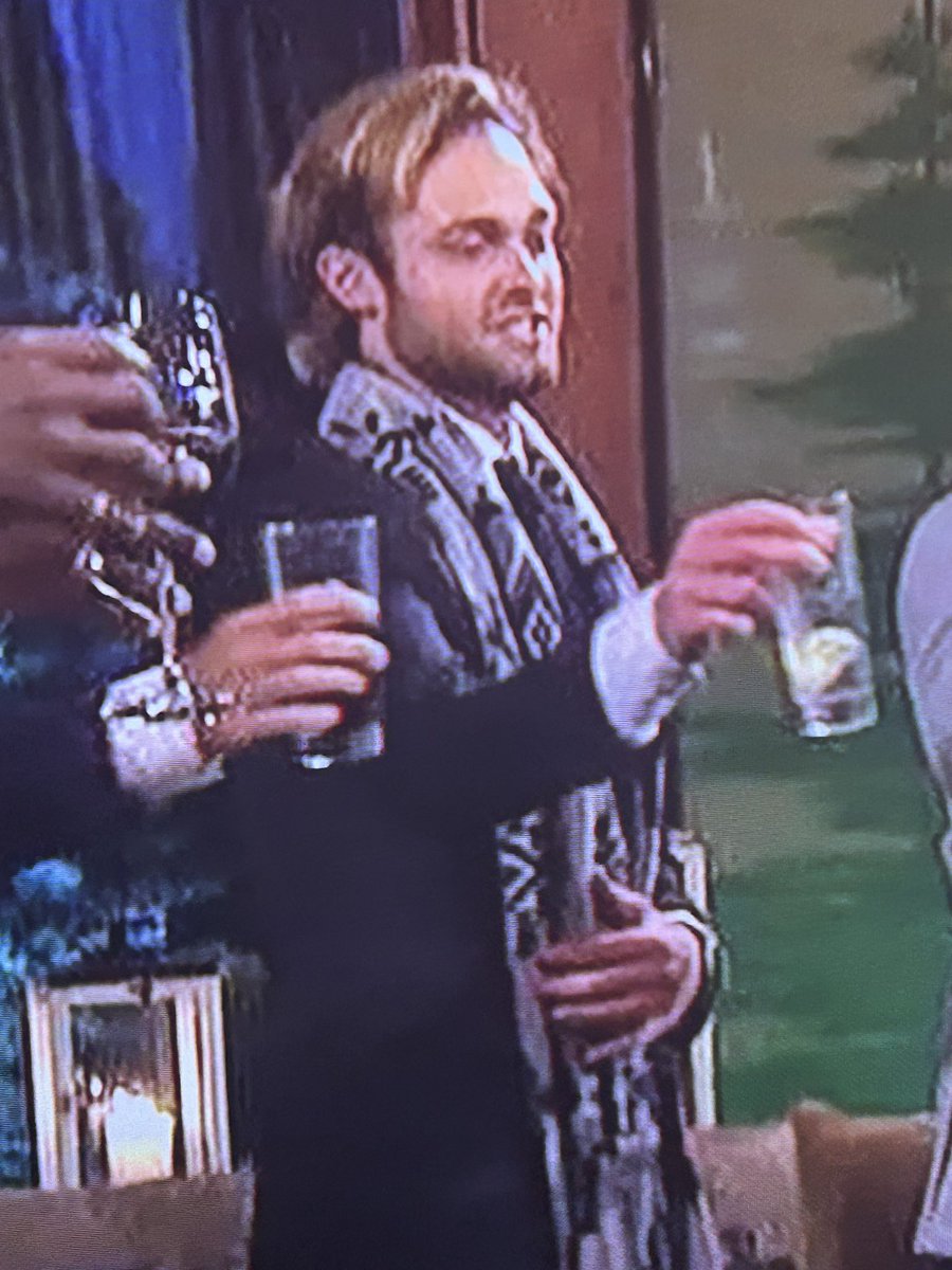 mdogwolfy's tweet photo. Nice to see that Sean immediately inherited Brayden’s scarf collection  
#bachelorette #thebachelorette @betchelorpod https://t.co/qwbgqqCpUW
