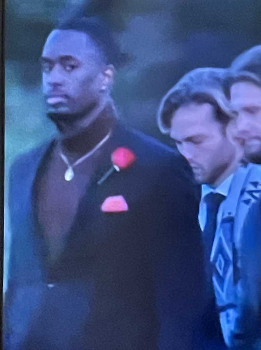 Ben13Porter's tweet photo. Xavier knitting his own pocket square for the rose ceremony is incredible #TheBachelorette https://t.co/5McMizj8wS
