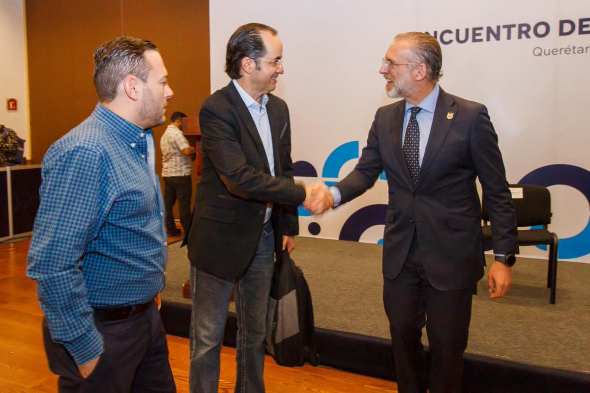 Desde la <a href="/SEDESUQro/">SEDESU QUERÉTARO</a>, en coordinación con <a href="/soyccmx/">CCMX</a>,  <a href="/CanacoQro/">CANACO Querétaro</a> y <a href="/AMIQRO/">AMIQRO</a> organizamos un Encuentro de Negocios Comercial, evento que permitirá a las #MiPyMEs participantes localizar nuevos compradores e integrarse a cadenas de valor nacional e internacional. #CONTIGO