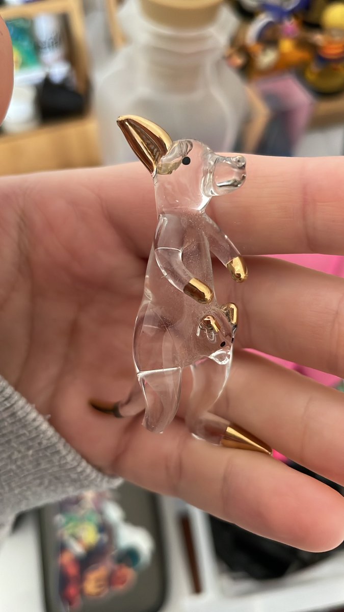 glass_roo's tweet photo. @averyspookybat ayo🥺 bit of glassroo lore but my name comes from a souvenir my late sister got me. its old and busted and needs some good glueing, but it means alot to me. i named myself before she passed so its become a v sentimental thing for me https://t.co/NtJBrtoGgV