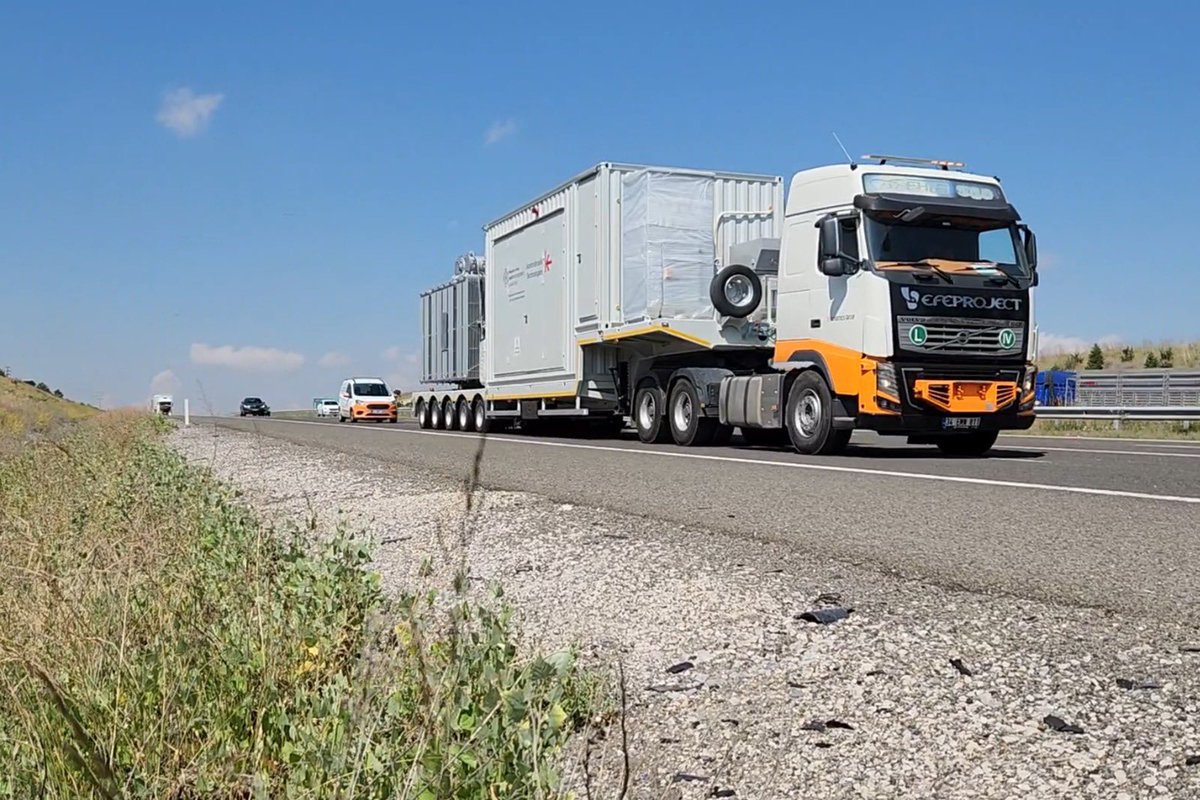 EfeLogistics's tweet photo. Ankara / Irak
Mobil Trafo Lojistik Çalışmamız. 
Our #mobiletransformer #logistics work from Ankara to Iraq.
https://t.co/QHEF3QFOl8  #ankara #ıraq https://t.co/9anGYCn0C0