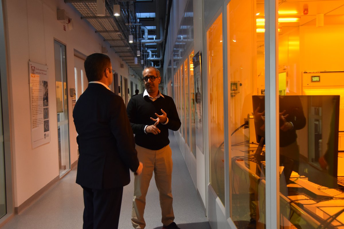 SydneyNano's tweet photo. On Monday, 17 July, we had the honour of hosting Mark Coure MP, NSW  Shadow Minister for Jobs, Industry, Innovation, Science and Technology,  at Sydney Nano. Mr. Coure explored our facilities gaining insights into our cutting-edge work. 🏛️🔬 #NSWShadowMinister  #Sydneynano https://t.co/S1On6mR9QE