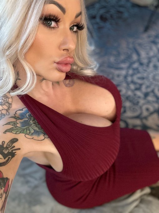 Give me a kiss 😘 https://t.co/yt932njprr