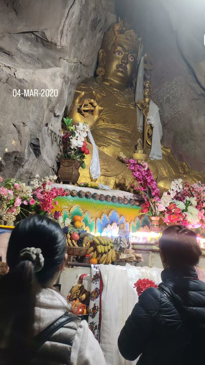 PadmalhamoL's tweet photo. ༈ དུས་གསུམ་སངས་རྒྱས་གུ་རུ་རིན་པོ་ཆེ།
དངོས་གྲུབ་ཀུན་བདག་བདེ་བ་ཆེན་པོ་ཞབས།
བར་ཆད་ཀུན་སེལ་བདུད་འདུལ་དྲག་པོ་རྩལ།
གསོལ་བ་འདེབས་སོ་བྱིན་གྱིས་བརླབ་ཏུ་གསོལ།
ཕྱི་ནང་གསལ་བའི་བར་ཆད་ཞི་བ་དང།
བསམ་པ་ལྷུན་གྱིས་འགྲུབ་པར་བྱིན་གྱིས་རློབས།😌🙏🏼
📷 : ༠༤-༠༣-༢༠༢༠ #rewalsar https://t.co/40EYjjuXRU