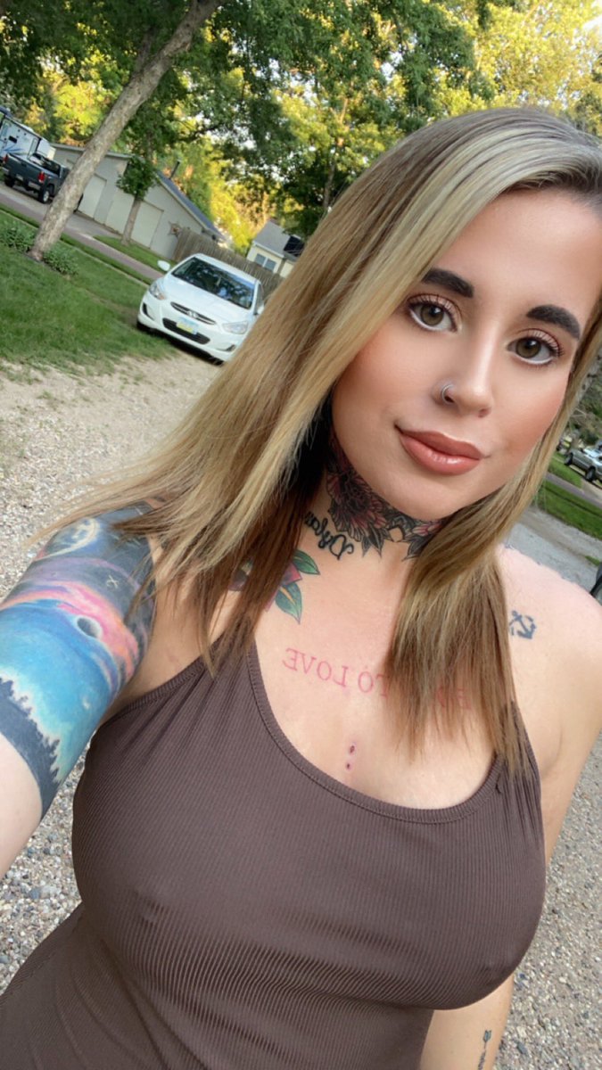 perry2981's tweet photo. Subscribe to my onlyfans! https://t.co/07TCplZhEF https://t.co/WWxMmbsTBe