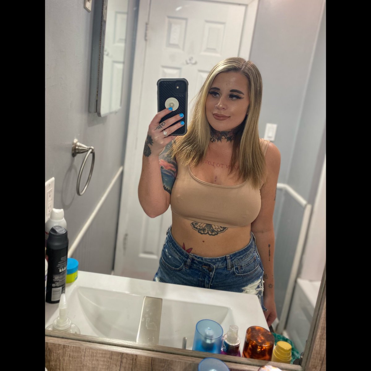 perry2981's tweet photo. Subscribe to my onlyfans! https://t.co/07TCplZhEF https://t.co/WWxMmbsTBe