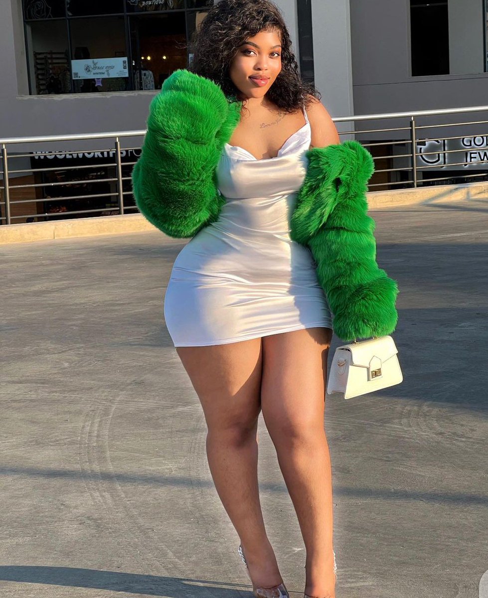 Queen blessing tweet media