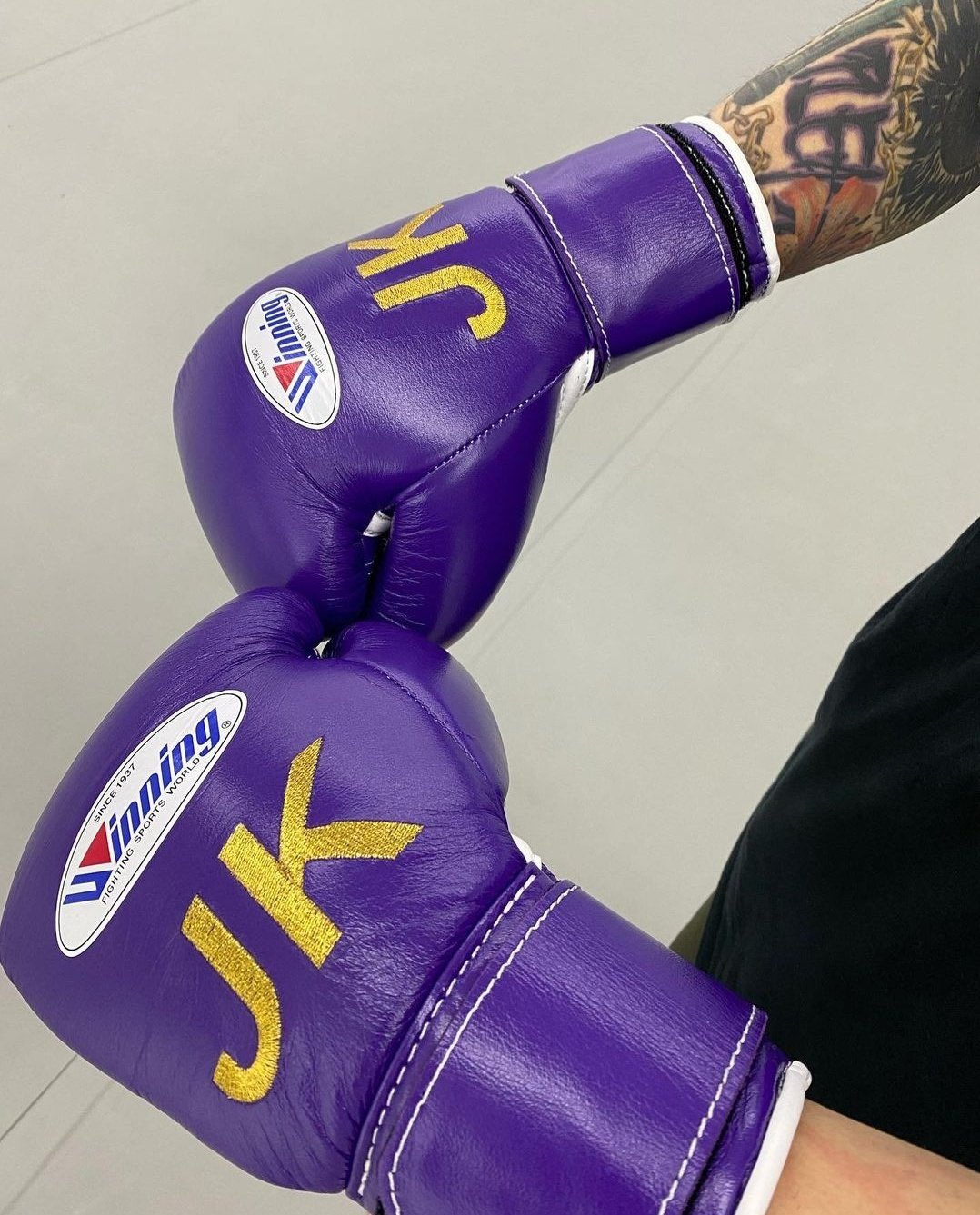 Seven boxing store gloves