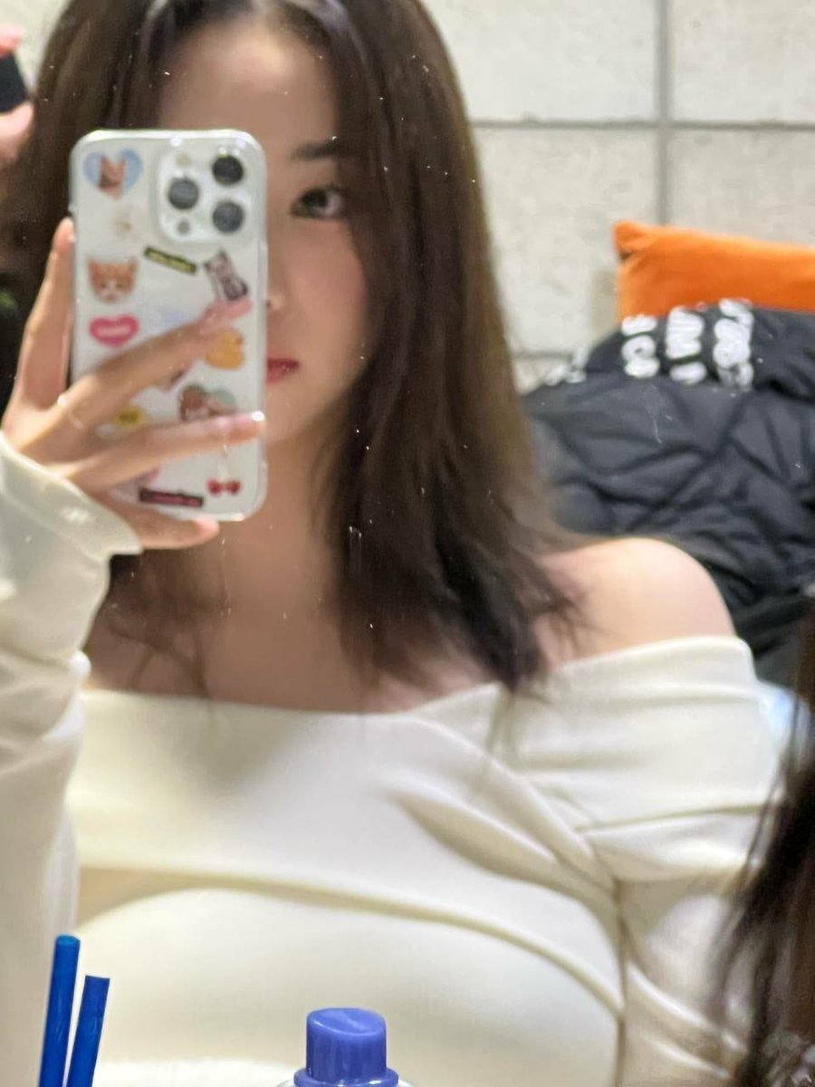 444__level's tweet photo. Y #𝕥he·𝕥rut𝚑ྀ es que fui obligada (tal vez no) a hacer mi aparición y tal vez no lo puedan creer del todo porque Ava preciosa no lo muestra pero cuando me dieron la oportunidad obviamente que acepté irme a cantar #𝚜tra𝚠ꮺ𓈒࣪𝚑at𝚜.

𝙲hi𝚌ago 𔓕  𝑗ournal📓 https://t.co/Fd7zIQyDB0