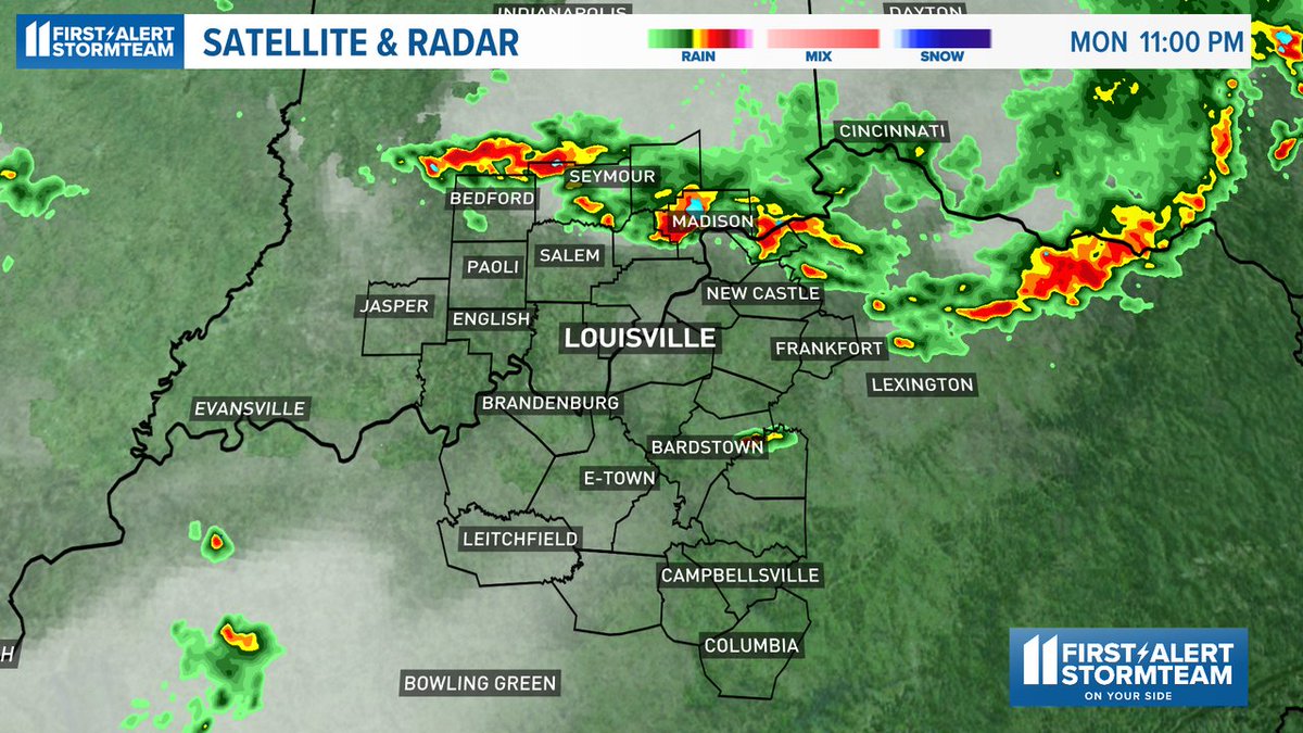 Latest radar and satellite. More weather all the time at https://t.co/Efiubo2kz8 @WHAS11 #WeatherBeast #Louisville #Weather https://t.co/juwpmpbM2Z