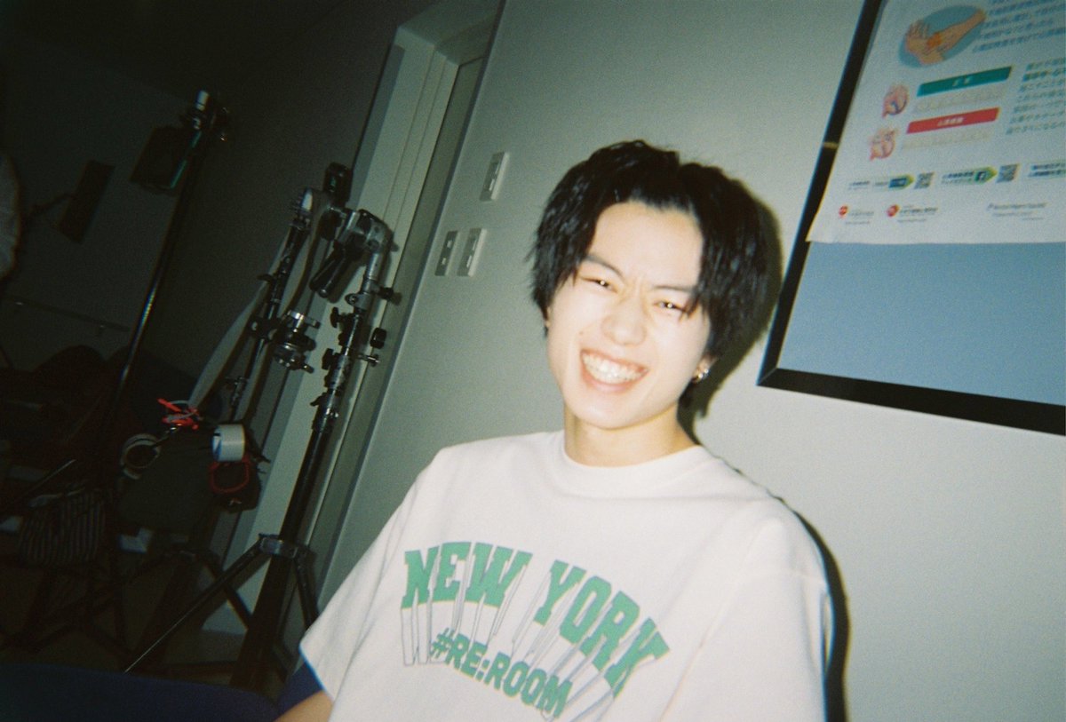 本日は… 英明日香役 #奥智哉 さんの ㊗️19歳のお誕生日🧁🍬🎈 ＼ 写真