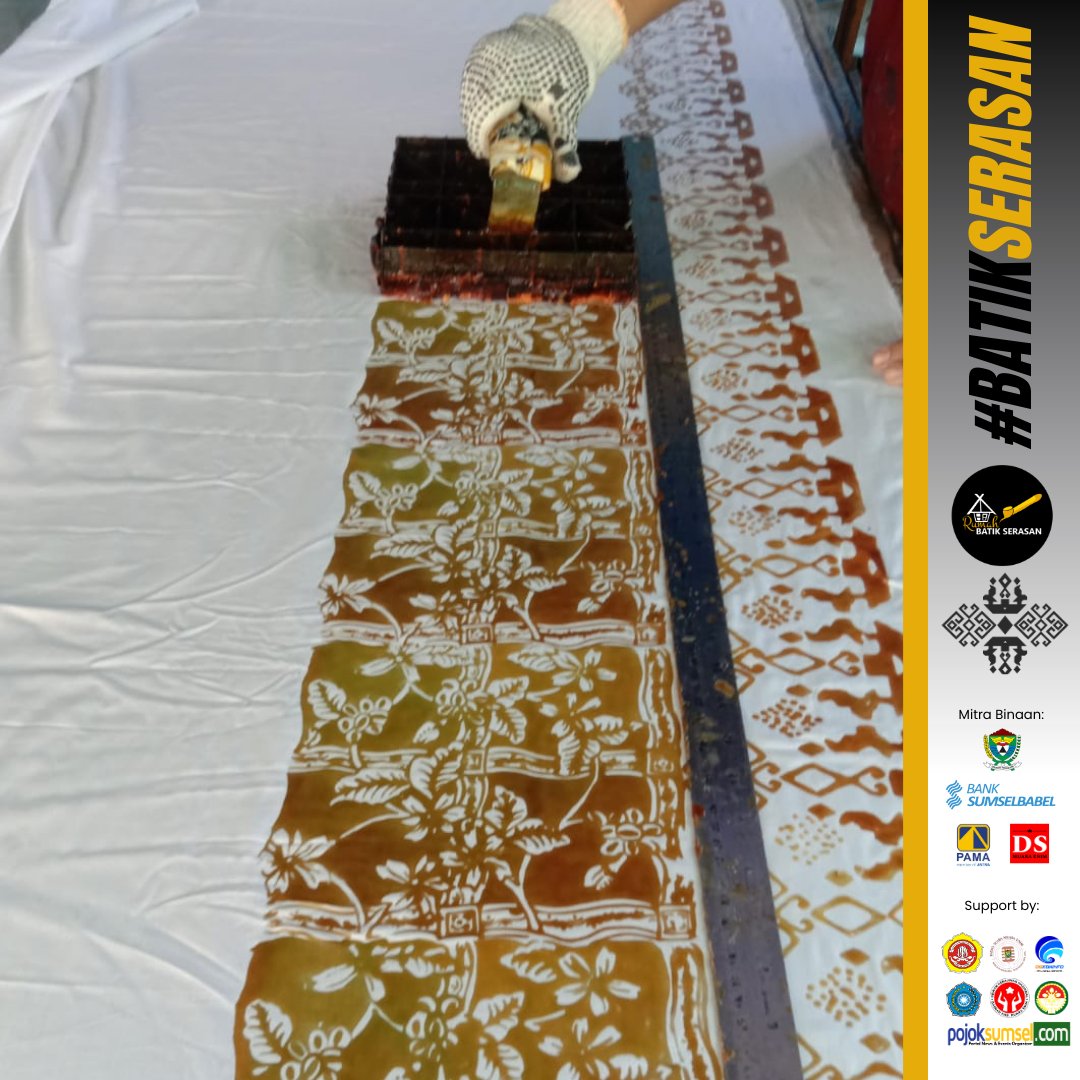 BatikSerasan's tweet photo. Proses Pembuatan Kain Batik dgn motif Muahe Kawe dengan beragam warna yg di terapkan dalam satu kain😮😍
Local Wisdom
"Kenakan Batik, kenalkan Budaya Kita"
#rumahbatikserasan #batikserasan #batikserasanmuaraenim #muaraenim #batik #kainbatik #batikmuaraenim #prosespembuatanbatik https://t.co/imI7huwI7p