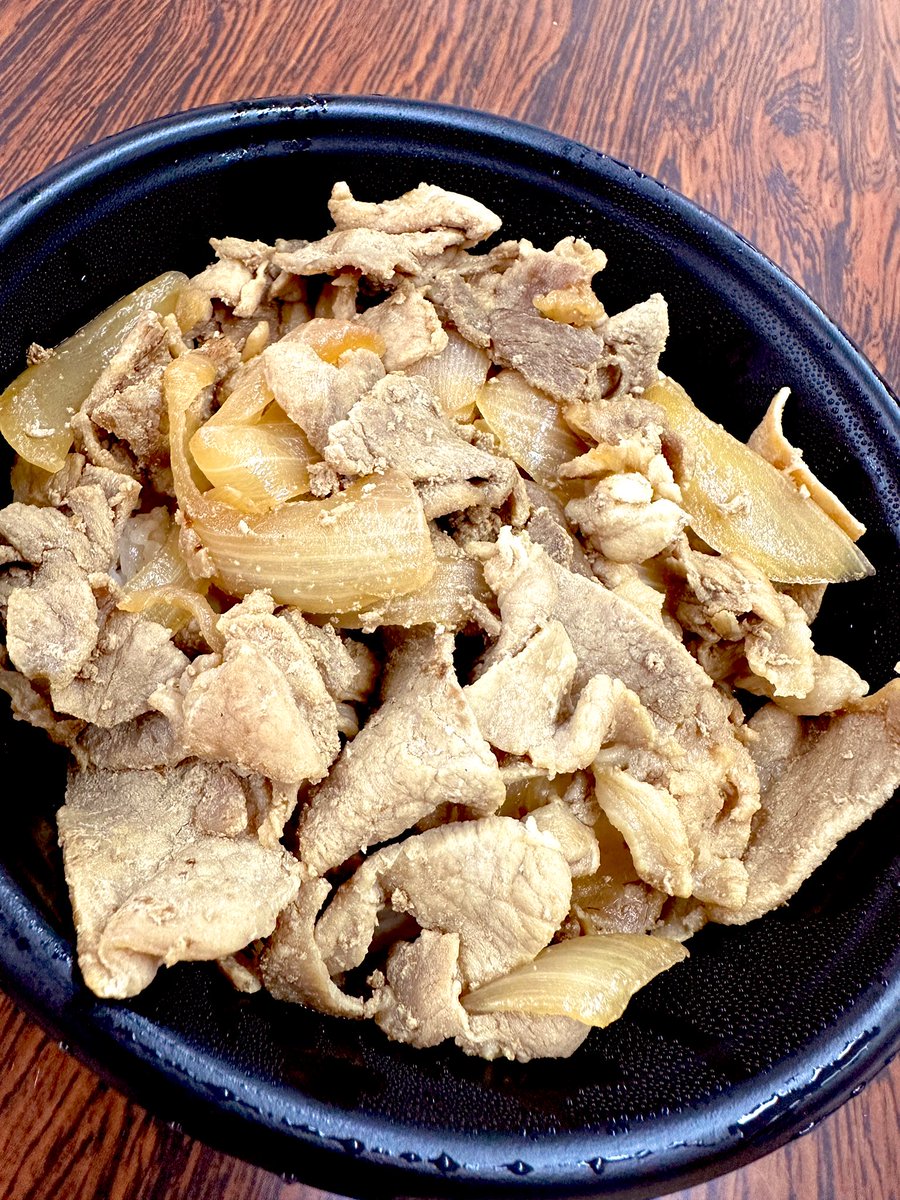 俺にとっては超難問！！
これは牛丼でしょうか？豚丼でしょうか？？

俺は弁当屋でこの2択で間違えました笑

キャベツとレタスもギリギリ区別つかない俺なので全然恥ずかしいとかはないけど、みんな分かるもんなの？？？