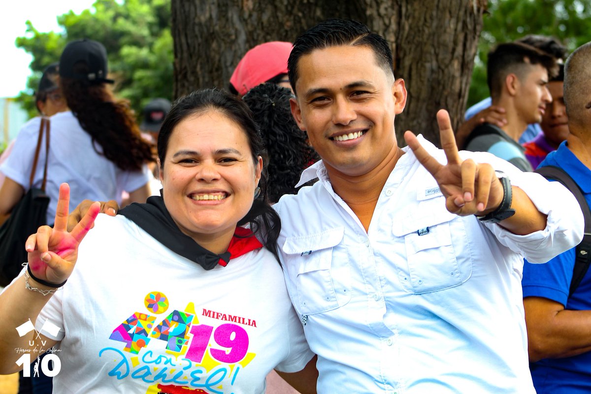 HeroesColina110's tweet photo. ¡Managua se viste de Rojo y Negro! 🔴⚫️

Con una multitudinaria Caminata la Militancia del Frente Sandinista festejó el Día de la Alegría! 🔴⚫️🎉

Todos Juntos en Unidad celebramos la salida de la dictadura somocista y cuando al fin el pueblo gritó: "Aquí Nicaragua Libre" 🇳🇮✊🏻 https://t.co/w6Nwu8ntlr