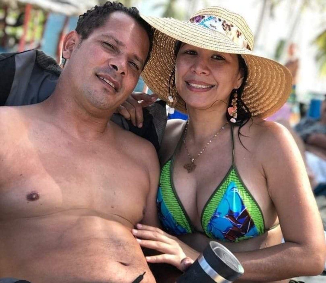 manuelita1504's tweet photo. #17Jul
#Femicidio #Carabobo
#SeCumplen3Años6Meses
17/1/20: Greicy Bracho (40)
Asesinada a golpes por RAÚL LOVERA (42) su esposo.DEJÓ 2 hijos
#13Abr INICIÓ JUICIO x4taVez
Pedimos 
#ContinuidadEnElProceso
#SentenciaCondenatoria 
#JusticiaParaGreicy
@JusticiaMujerVe
@FamiliayMujerVE https://t.co/ejSY0rtNDU
