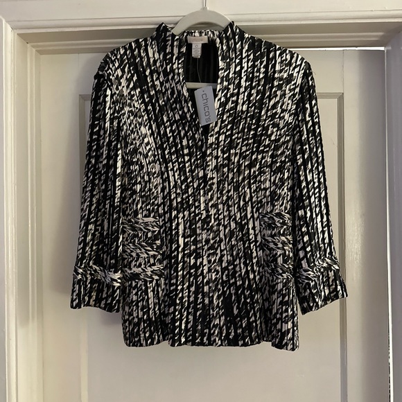 So good I had to share! Check out all the items I'm loving on <a href="/Poshmarkapp/">Poshmark</a> from <a href="/lbeuning/">Linda Beuning</a> #poshmark #fashion #style #shopmycloset #chicos: posh.mk/2qQBHuLywBb