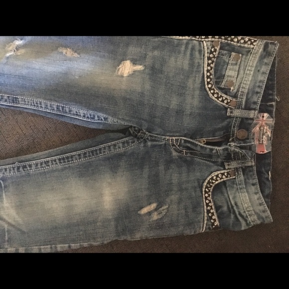 So good I had to share! Check out all the items I'm loving on <a href="/Poshmarkapp/">Poshmark</a> #poshmark #fashion #style #shopmycloset #tulaxii: posh.mk/gxSN14SywBb
