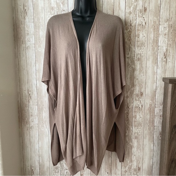 So good I had to share! Check out all the items I'm loving on <a href="/Poshmarkapp/">Poshmark</a> #poshmark #fashion #style #shopmycloset #chanel #polobyralphlauren #anewday: posh.mk/XmRzVsHbmBb