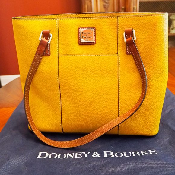 So good I had to share! Check out all the items I'm loving on <a href="/Poshmarkapp/">Poshmark</a> #poshmark #fashion #style #shopmycloset #dooneybourke: posh.mk/okenYvjPsBb