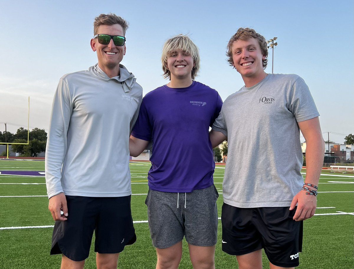kylelemmermann1's tweet photo. Past, Present, and Future of @TCUfootball kicking tonight. After a few days to recover from #Top12 it was great to get back on the field. Thanks to @Oberkromkicking and @Griffin_Kell for letting me work in with them tonight.
@JClarkHFB247 
@tophskickers 
@dctf 
@FrogPreacher 
@FrogsOWar 
@drewdavison 
@StevenMJohnson_ 
@HORNEDFROGFB 
@FrogRecruiting 
@Chris_Sailer