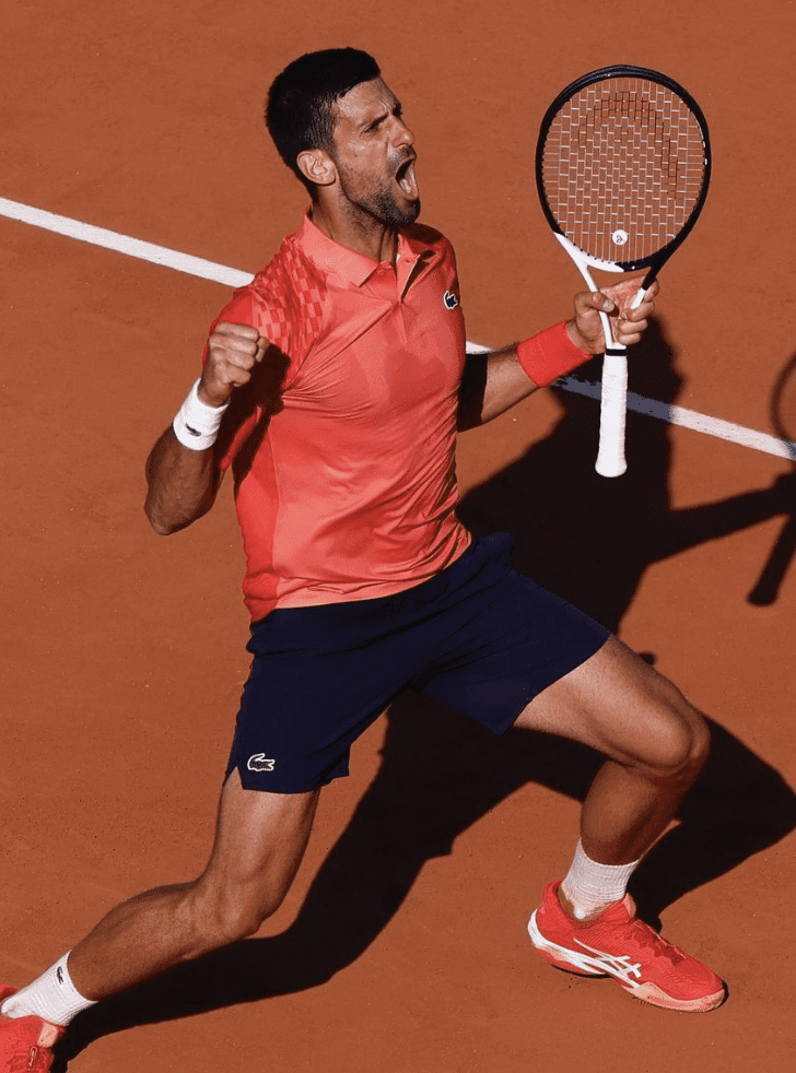 Breaking News brought to you by @uknip247 Novak Djokovic, the world's number one tennis player, has been fined £6,117 ($8,000) for racket abuse during the Wimbledon final.
https://t.co/iWGCUJEjh5 https://t.co/mMm8Y0jg5K
