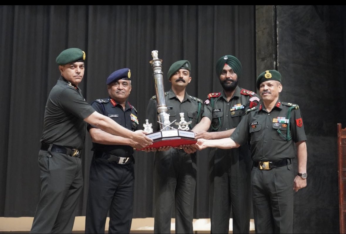 Heartiest congratulations to Brigadier Kandpal and His Team of #Punjab Regiment for bagging the Best Marching Contingent Trophy for the #RepublicDay2023 and Outstanding performance during #BastilleDay Parade in #Paris #France.

#IndianArmy