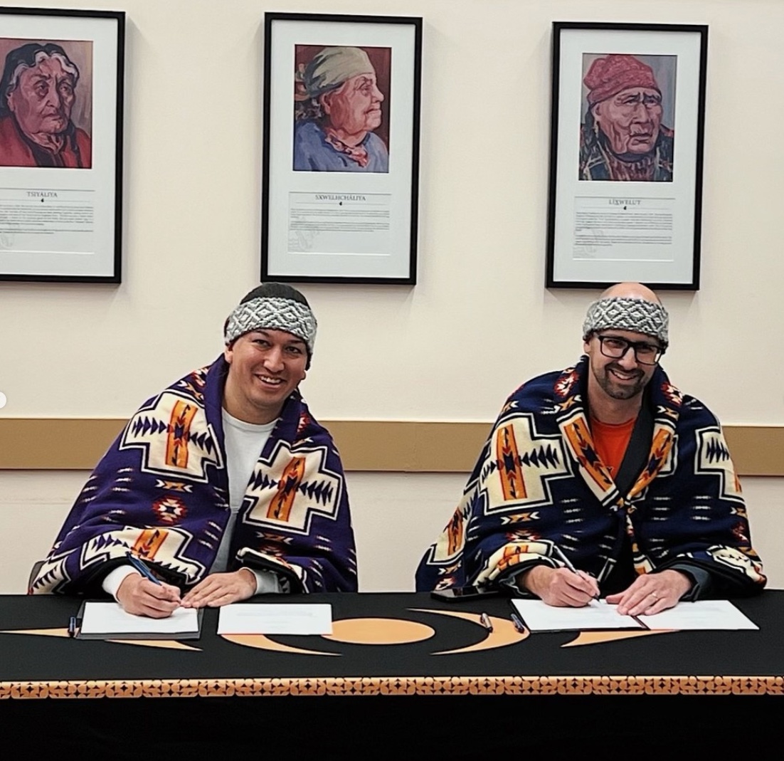 The Wa Iyí̓m ta Sḵwx̱wú7mesh (Squamish Strong) Protocol Agreement as signed today between @SquamishNation and @Squamishtown. I had the honour of being a witness at the event. #collaboration #Cooperation
