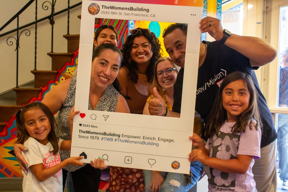 devmissionorg's tweet image. What an incredible day! We&apos;ve given away 25 laptops to help people stay connected, thanks to the @thewomensbldgSF for an amazing Refurbathon. #laptops #communityconnectivity #givingback #refurbathon