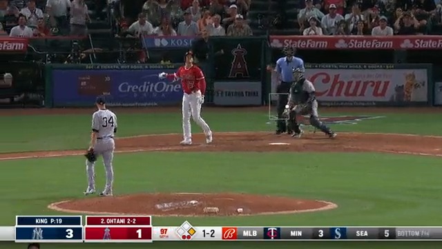 RT @BelloAces: He never bat flips & the one time he does it it’s against the Yankees he’s a red sock https://t.co/lYI2LcUI5d