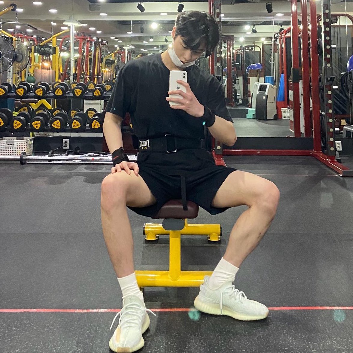 wookiegums's tweet photo. the way this man sits is not good for me 🫠 close your damn legs you whore https://t.co/NQv7Mq5gC8
