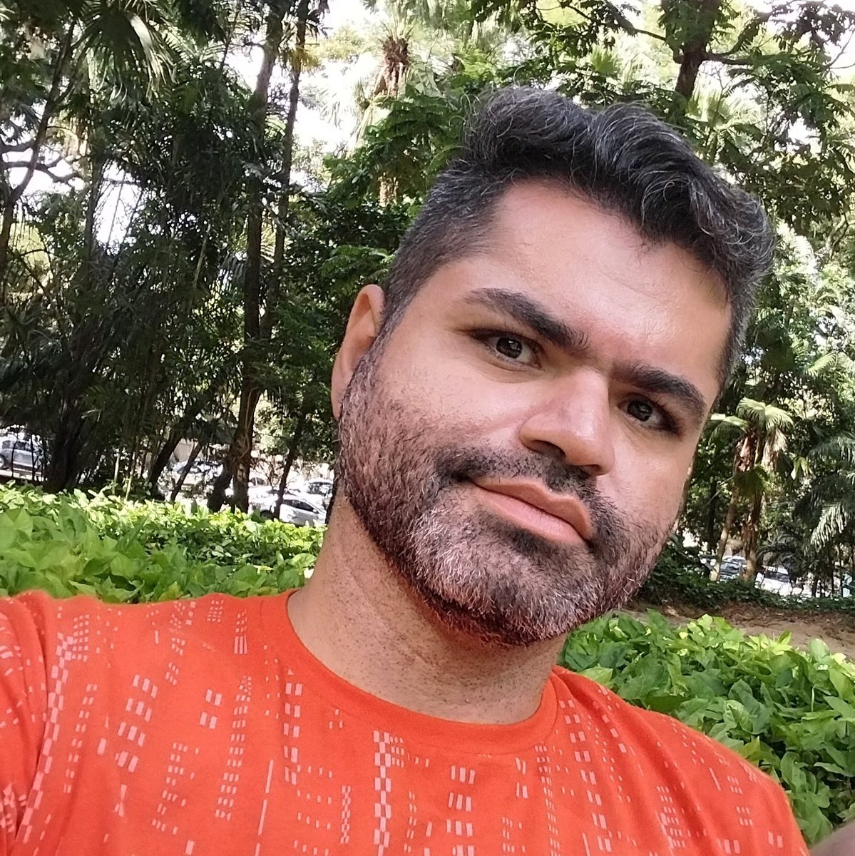 Hezarsan's tweet photo. #NewProfilePic https://t.co/WpBot2MN1e