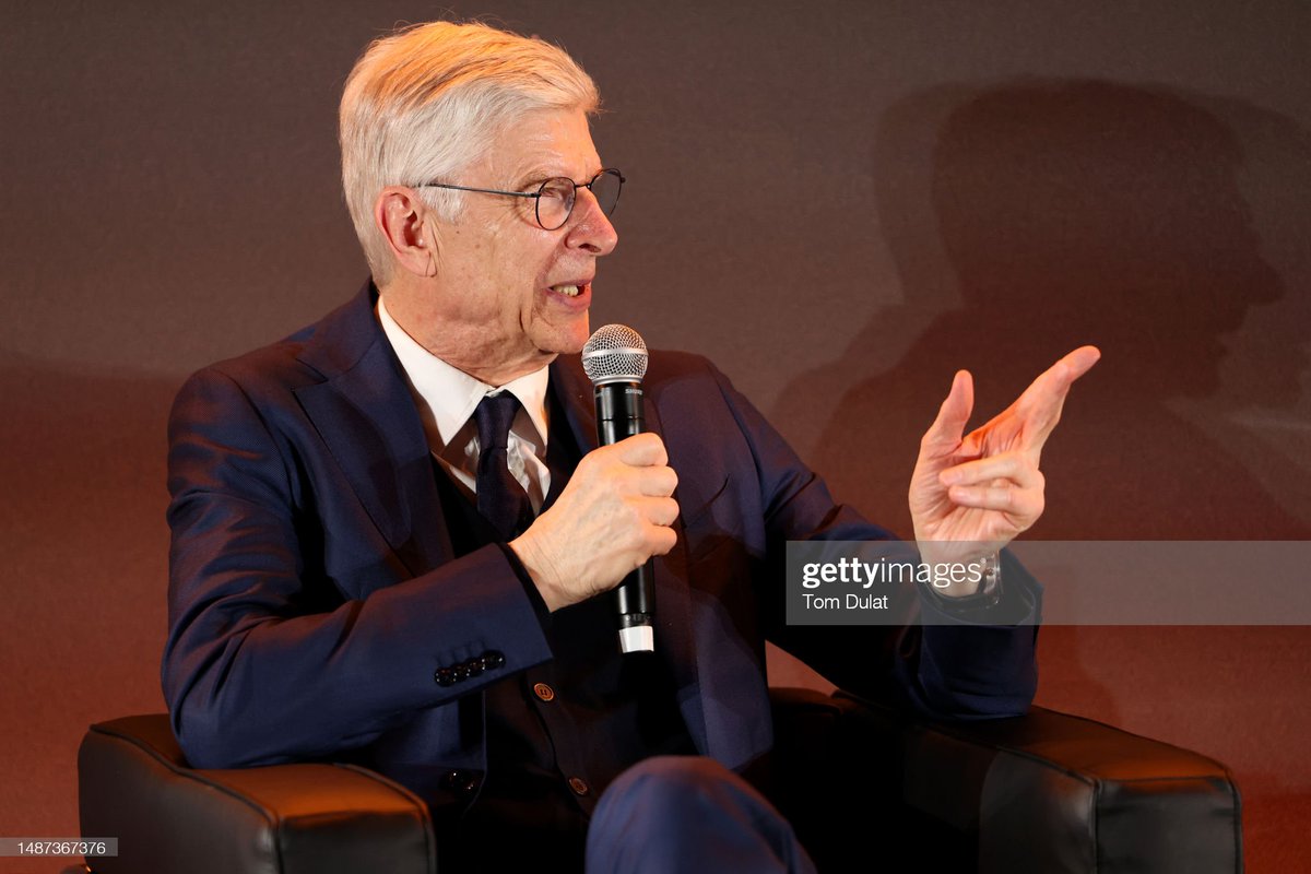 Gooners_Report's tweet photo. Arsene Wenger: Arsenal sekarang dalam situasi keuangan yang baik dan membeli apa yang menurut mereka bisa menjadi juara. Saya percaya kami akan memenangkan kejuaraan, sesederhana itu. Saya tak ragu dengan Arsenal. [@eurosport] https://t.co/iLV8nEGlS1