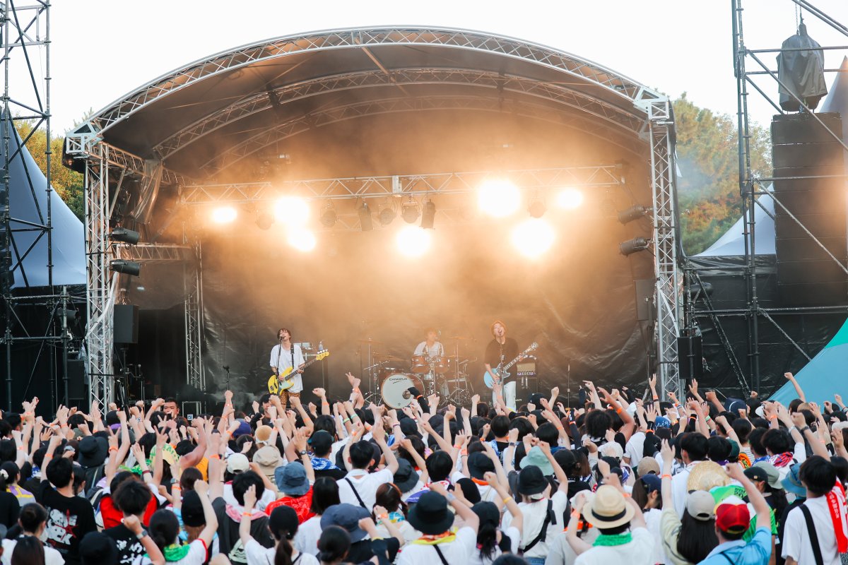 luckyfm_fes's tweet photo. 【#LuckyFes クイックレポート更新！】FOMARE
LuckyFes'23
HILLS STAGE 7/17(月) 18:00～
▶︎https://t.co/w0cyQMd8LS

@_fomare_　#FOMARE https://t.co/ceatOlzV3l