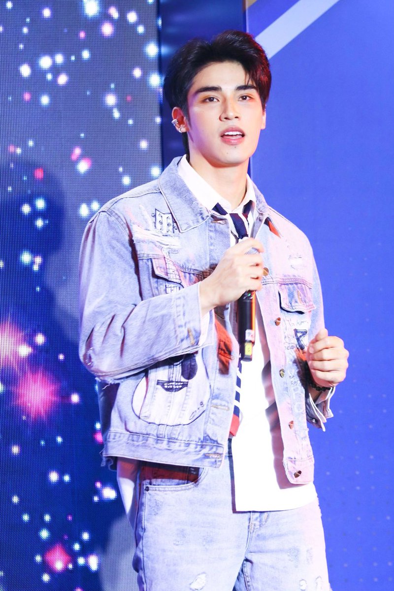 thaich8's tweet photo. อยู่ช่อง8มาหลายปีแต่ไม่เคยขึ้นเวทีคอนเสิร์ต อีเวนท์วันก่อนเลยทำเอา ภูมิ ภูริพันธ์ ตื่นเต้นเกือบไปไม่เป็น แต่เสียงกรี๊ดจากFCช่วยชีวิตไว้ได้ ขอบคุณทุกเสียงเชียร์ด้วยนะคะ #snapproject #snapofficialth #poomphuripan #ภูมิภูริพันธ์ #แพรวทอล์ค #praewtalk2023 #PraewTalk2023xSnapProject https://t.co/cJs6NnkDZV