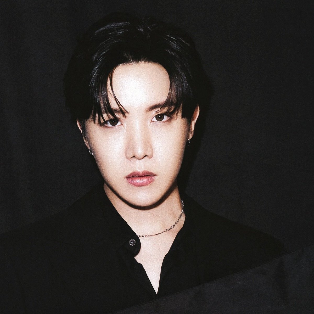 viral-takes-on-twitter-most-followed-k-pop-soloists-on-spotify-1-j