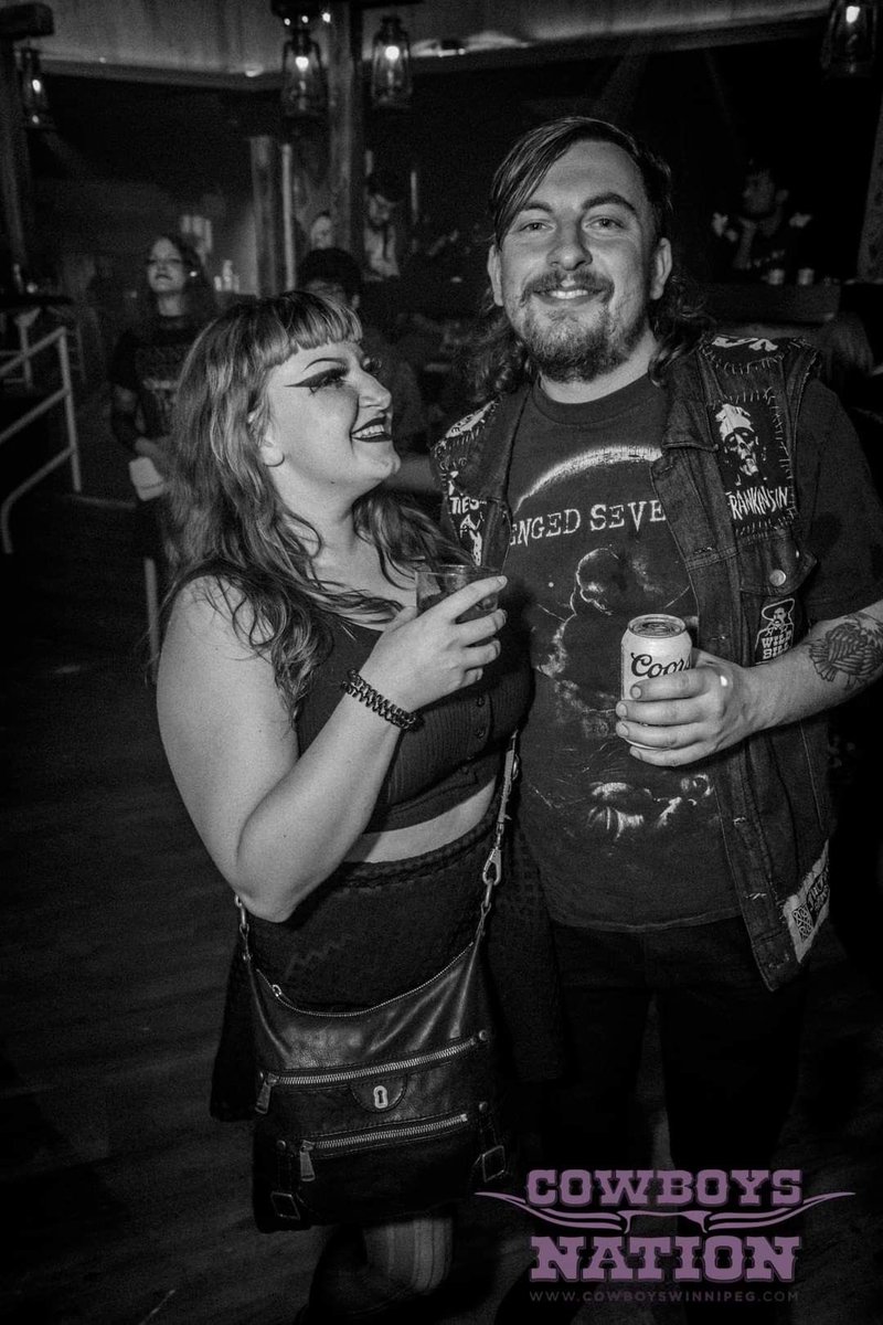 I cannot find the @ of the photographer at cowboys but I will forever be so grateful to him for this shot🥹💕